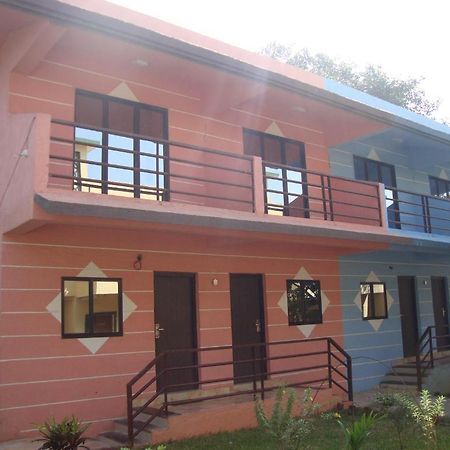 Pali Beach Resort Malad Exterior photo