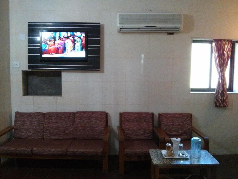 Pali Beach Resort Malad Room photo