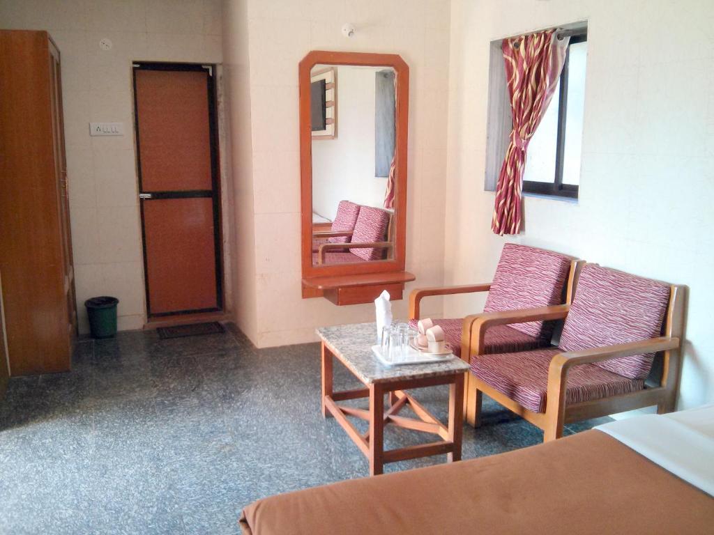 Pali Beach Resort Malad Room photo