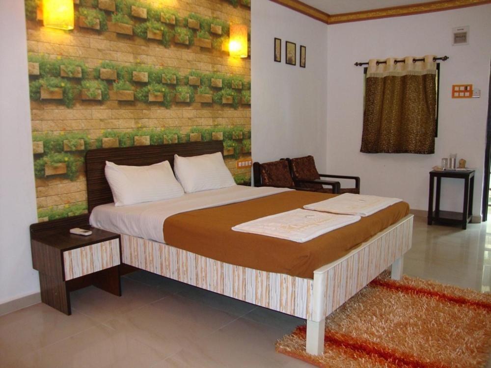 Pali Beach Resort Malad Room photo