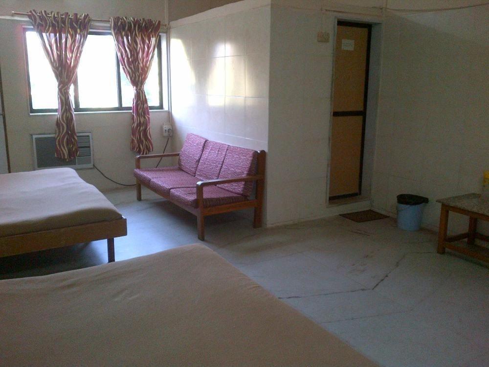 Pali Beach Resort Malad Room photo