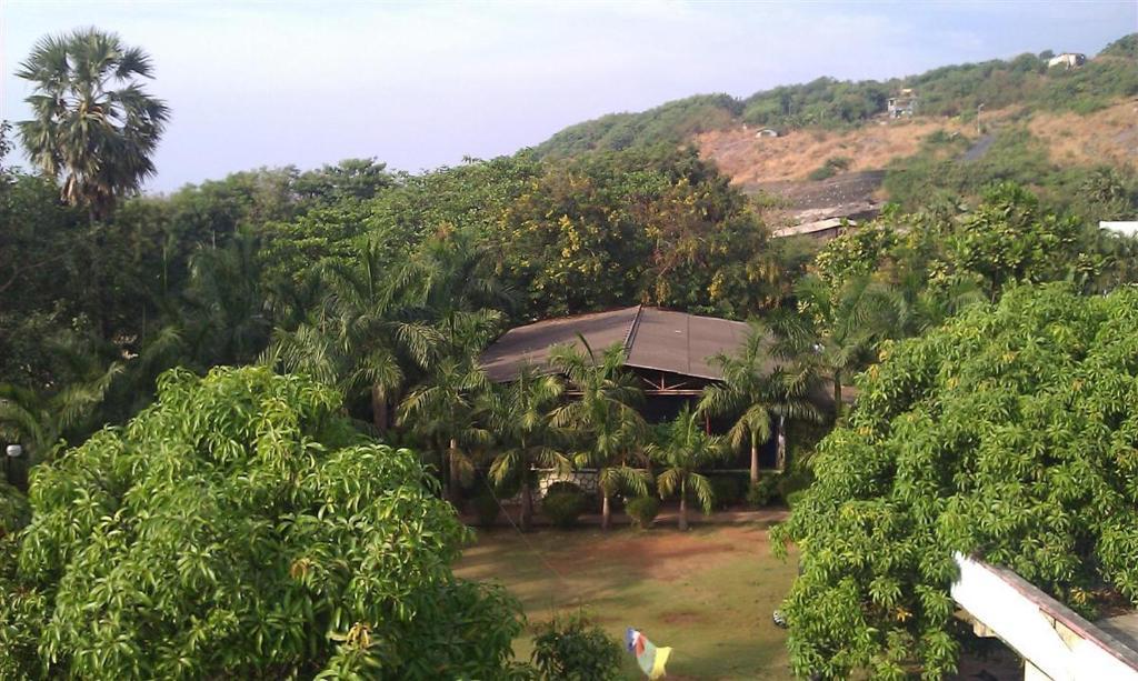 Pali Beach Resort Malad Exterior photo