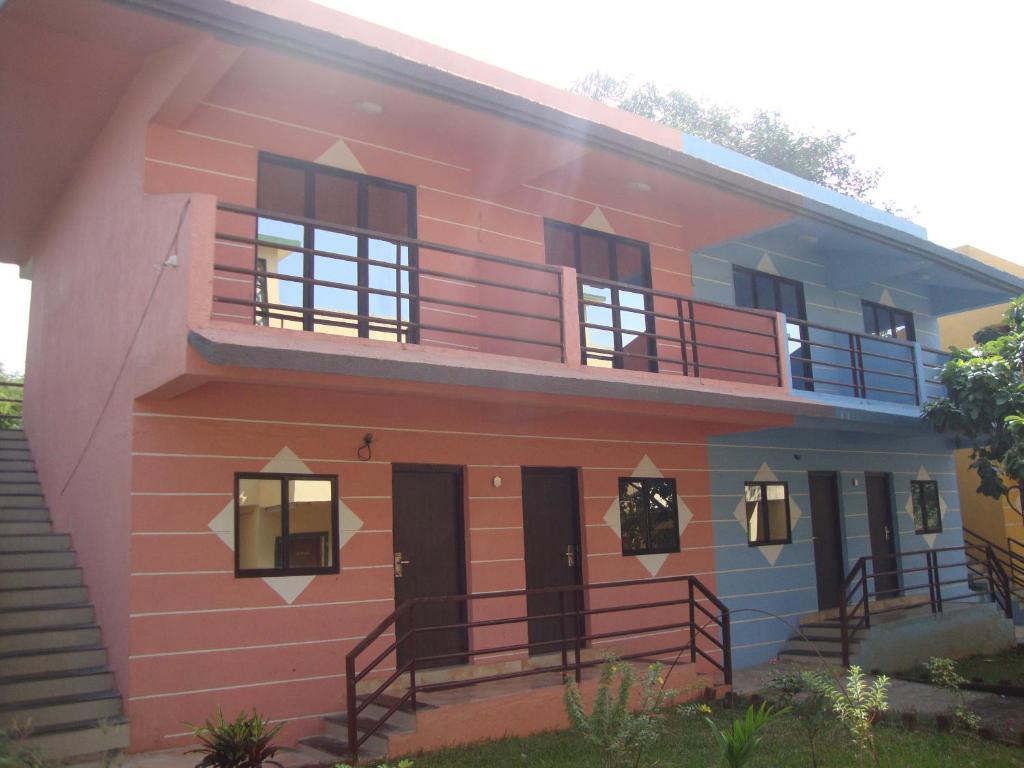 Pali Beach Resort Malad Exterior photo