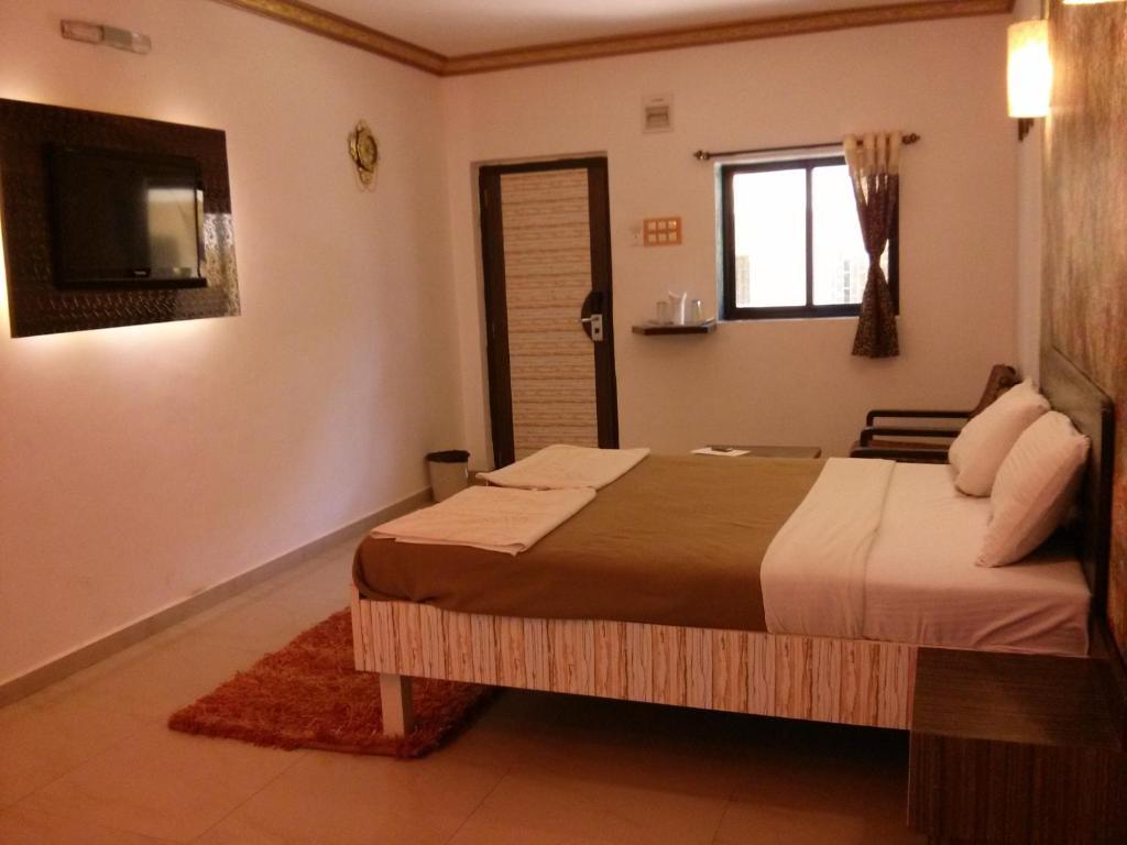 Pali Beach Resort Malad Room photo