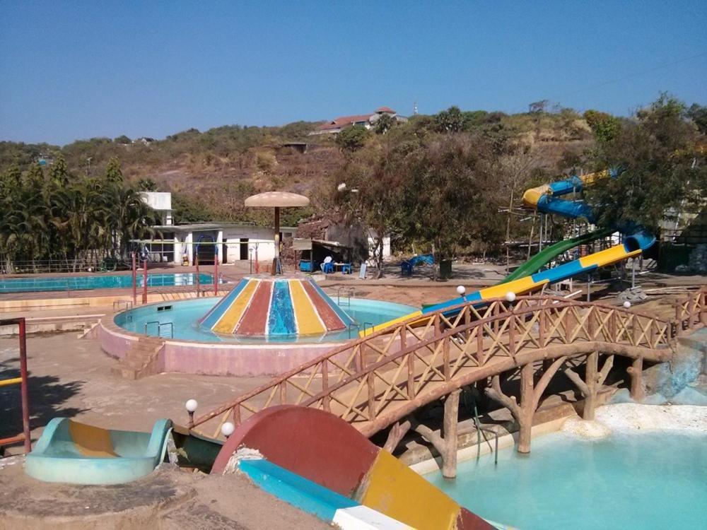 Pali Beach Resort Malad Exterior photo
